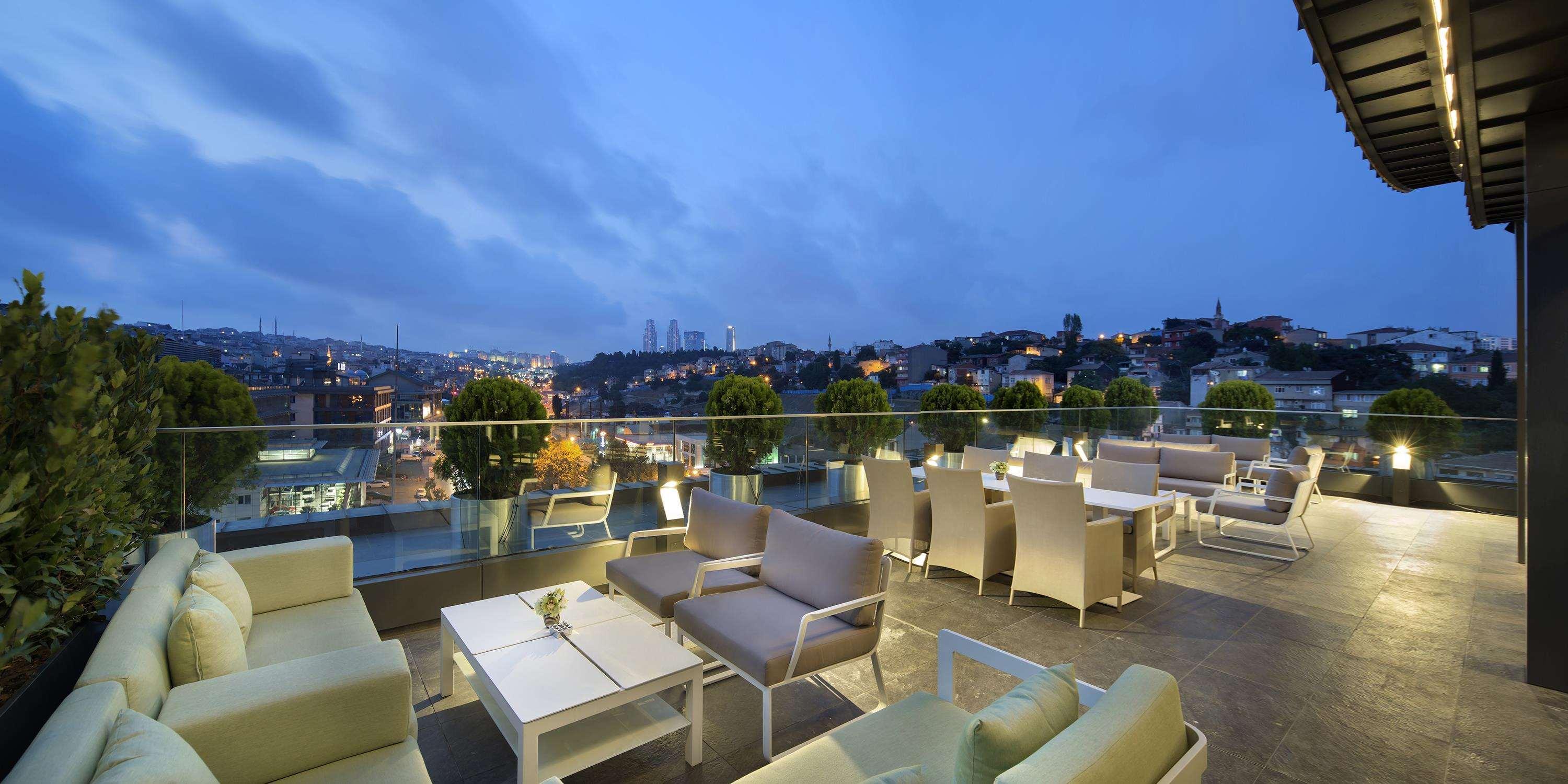 Hotel Doubletree By Hilton Istanbul - Piyalepasa Extérieur photo The view from the rooftop