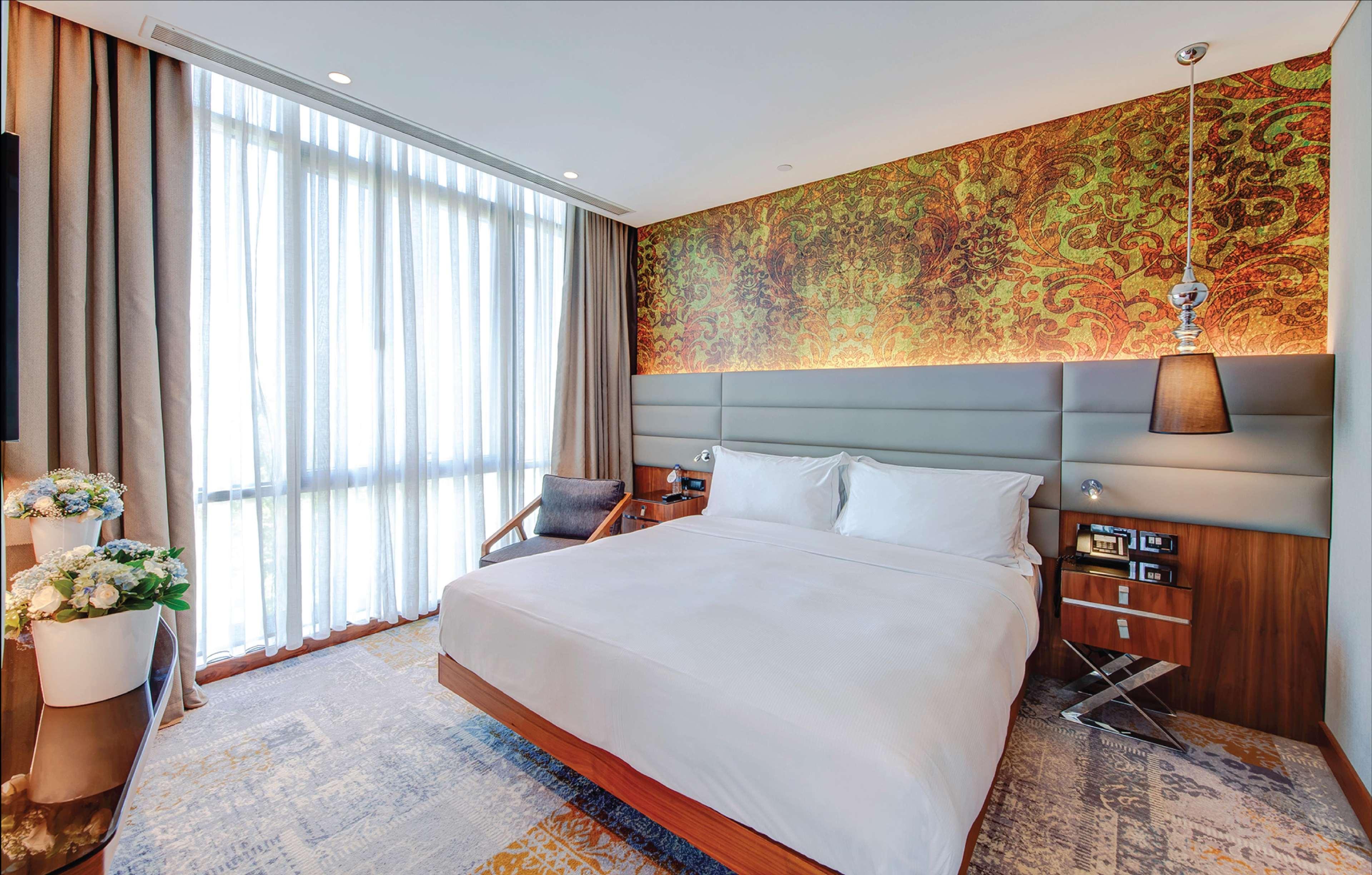 Hotel Doubletree By Hilton Istanbul - Piyalepasa Extérieur photo Deluxe Room