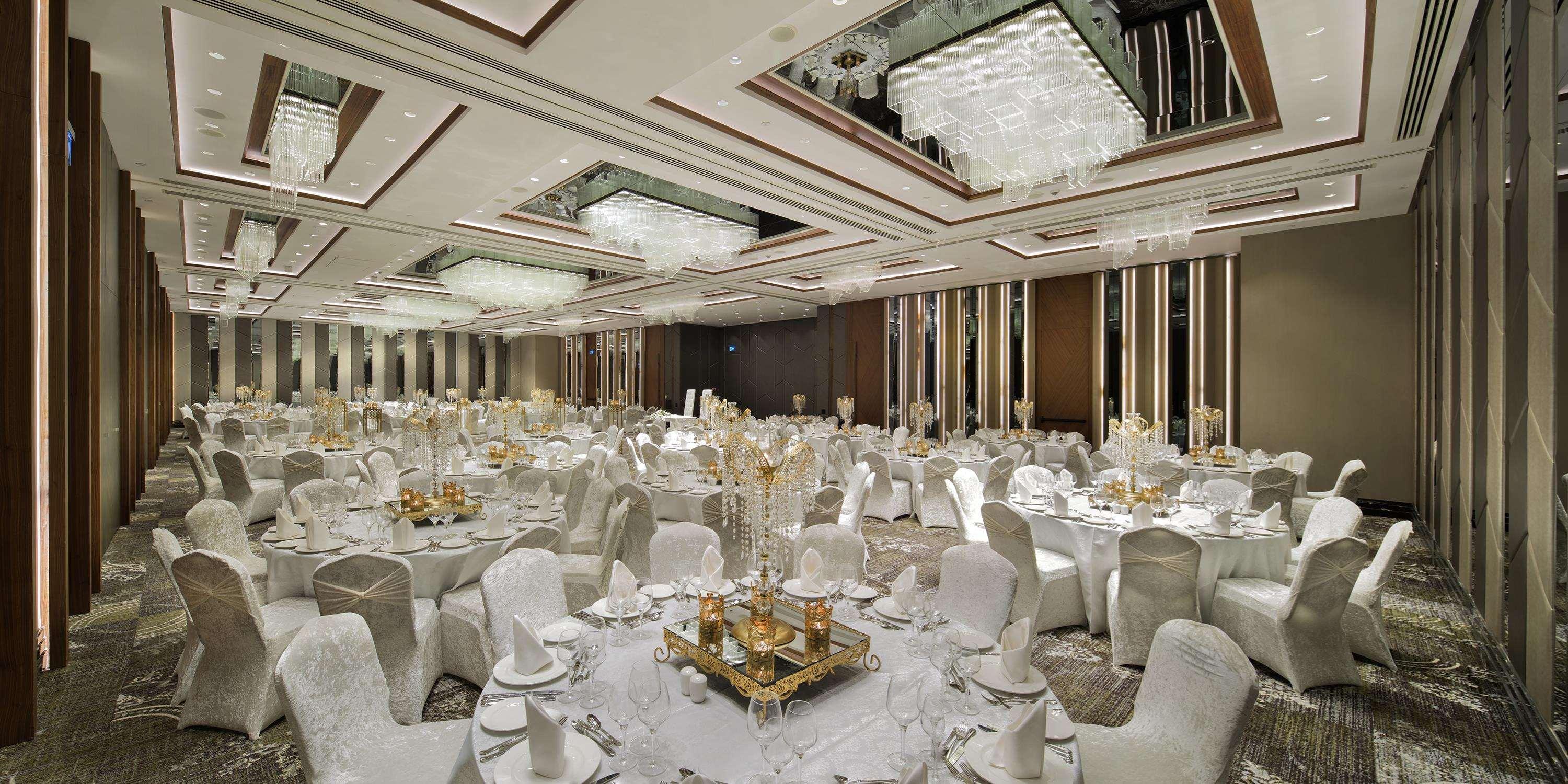 Hotel Doubletree By Hilton Istanbul - Piyalepasa Extérieur photo The ballroom