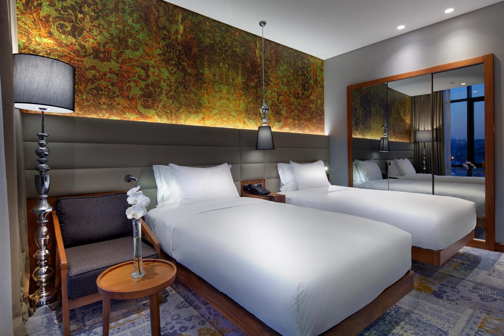 Hotel Doubletree By Hilton Istanbul - Piyalepasa Extérieur photo Deluxe Room