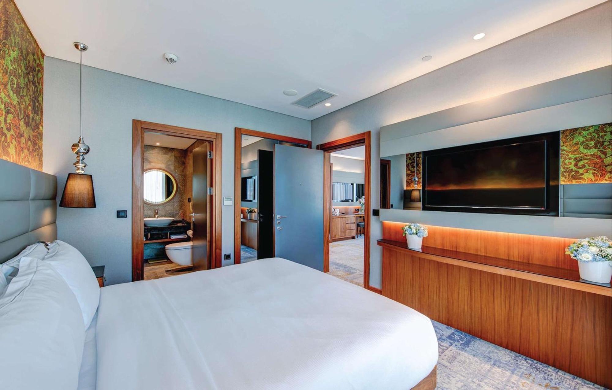 Hotel Doubletree By Hilton Istanbul - Piyalepasa Extérieur photo