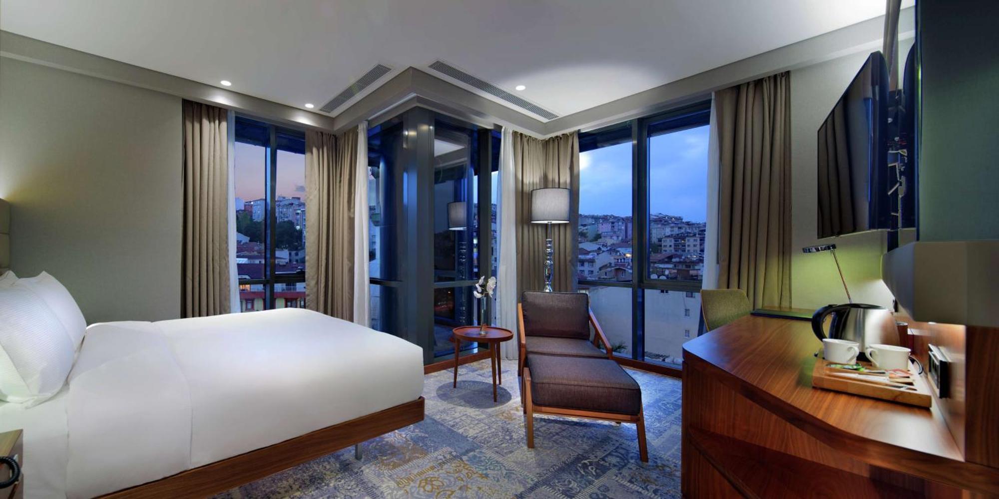 Hotel Doubletree By Hilton Istanbul - Piyalepasa Extérieur photo Deluxe Room