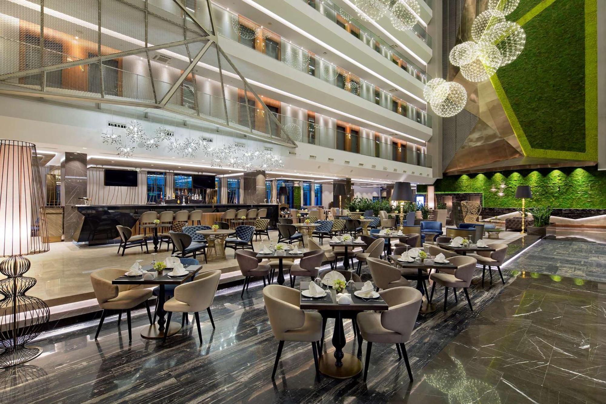 Hotel Doubletree By Hilton Istanbul - Piyalepasa Extérieur photo The lobby