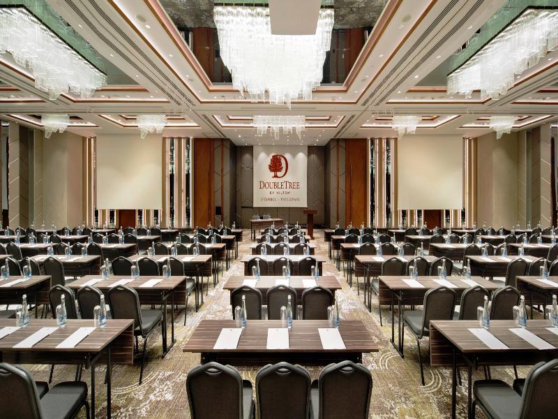 Hotel Doubletree By Hilton Istanbul - Piyalepasa Extérieur photo The ballroom