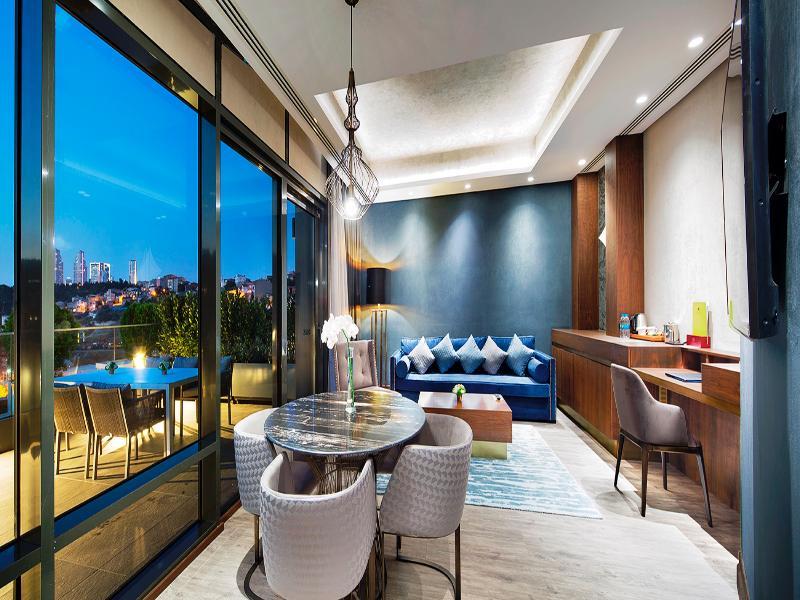 Hotel Doubletree By Hilton Istanbul - Piyalepasa Extérieur photo The living room of a Sky Suite